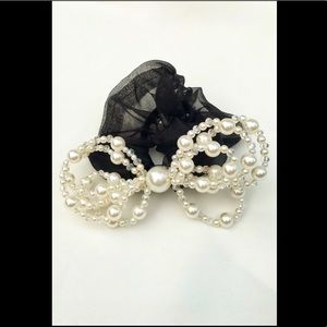 Chantal Pearl Bow Scrunchie